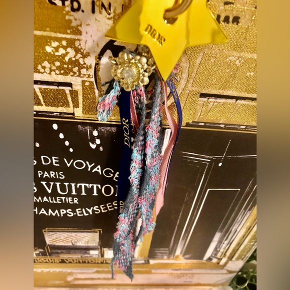 DIOR Authentic Golden Star to Bag Charm / Key Chain (New!) - Picture 2 of 8